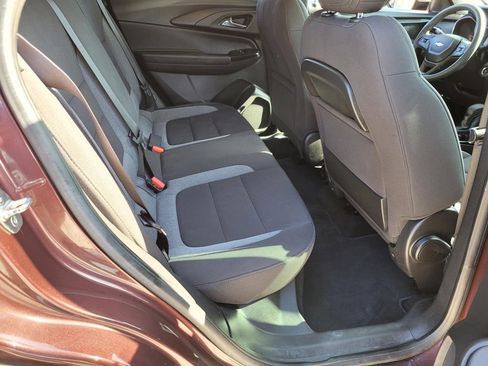 Used 2022 Chevrolet TrailBlazer LT w/ Driver Confidence Package FWD image 11
