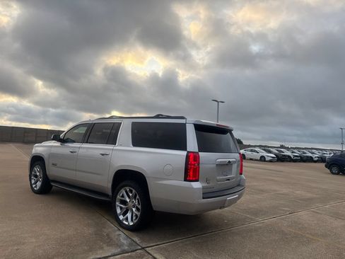 Used 2020 Chevrolet Suburban LT w/ Texas Edition Package RWD image 16