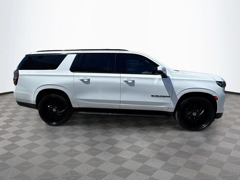 Used 2022 Chevrolet Suburban RST w/ Luxury Package AWD/4WD image 5