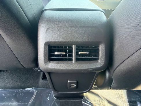 Used 2024 Chevrolet Equinox LT AWD/4WD image 26