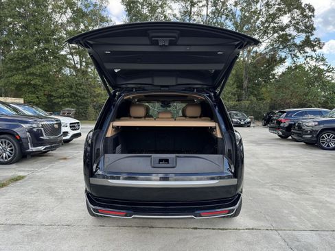 Used 2025 Land Rover Range Rover SE image 21