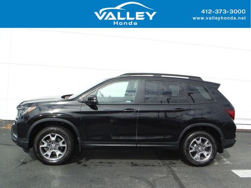 Used 2023 Honda Passport TrailSport image 2