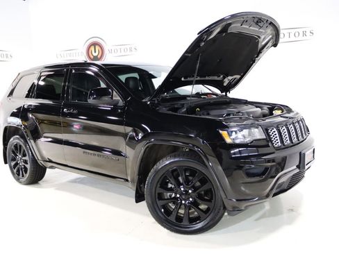 Used 2019 Jeep Grand Cherokee Altitude AWD/4WD image 27