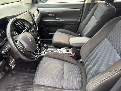 Used 2018 Mitsubishi Outlander SEL AWD/4WD image 10