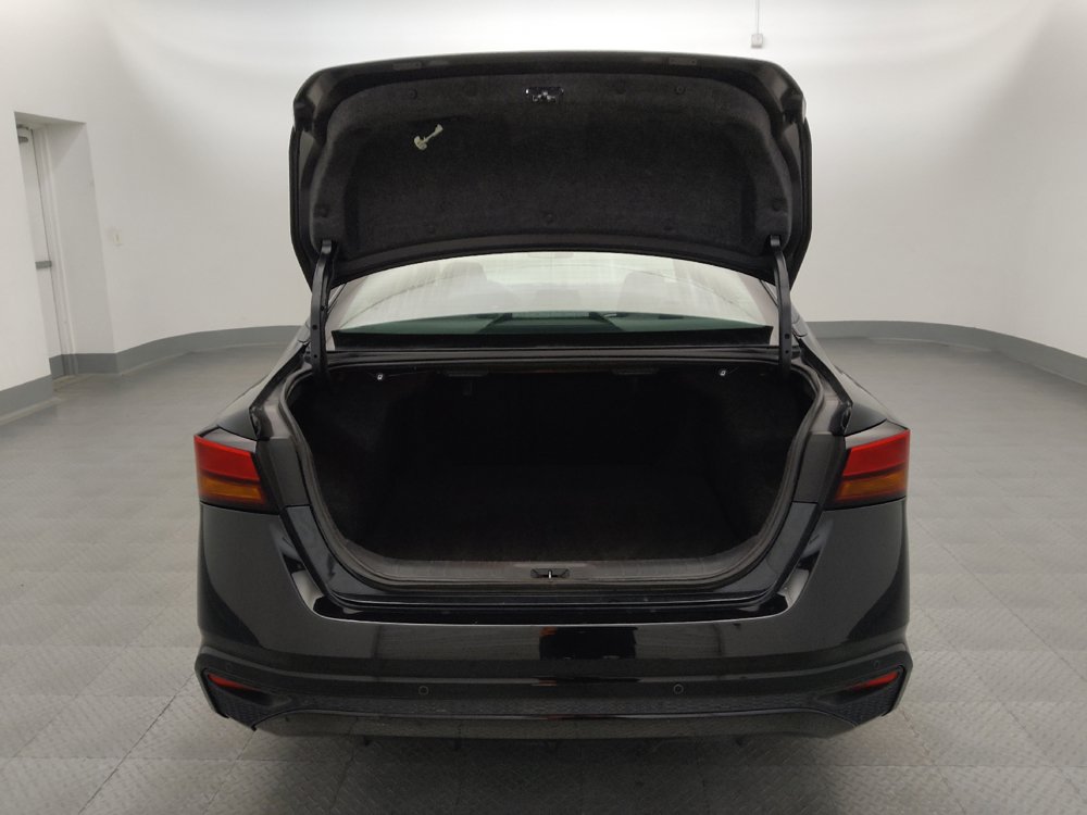Used 2025 Nissan Altima 2.5 SV FWD image 29
