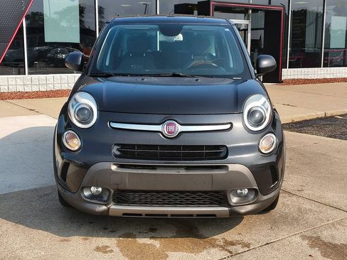Used 2014 FIAT 500L Trekking w/ Popular Equipment Group FWD image 2