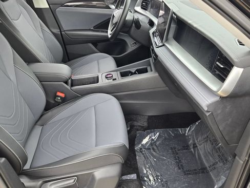 Certified 2026 Volkswagen Tiguan SE w/ Panoramic Sunroof Package FWD image 19