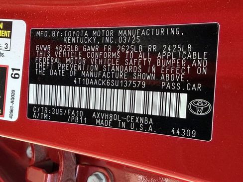 Used 2025 Toyota Camry LE w/ Convenience Package image 31