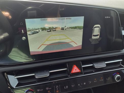 New 2025 Kia Niro EX Touring image 24