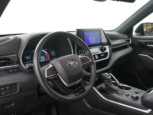 Used 2025 Toyota Highlander XSE AWD/4WD image 27