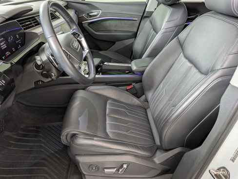 Used 2021 Audi e-tron Prestige w/ Prestige Package image 5