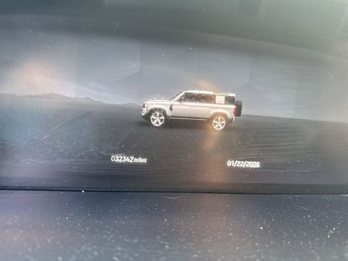 Used 2023 Land Rover Defender 110 V8 image 14