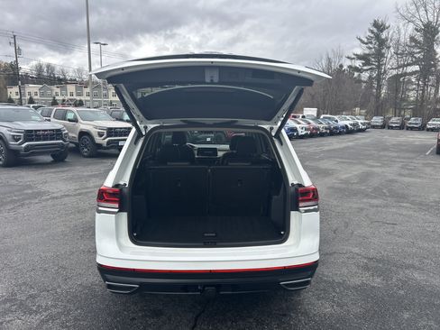 Used 2025 Volkswagen Atlas SE image 9