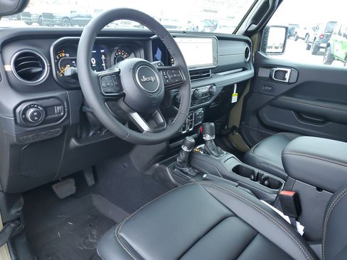 New 2025 Jeep Gladiator Sport image 18