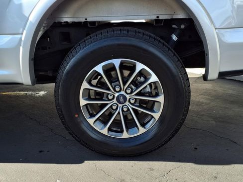 Used 2019 Ford F150 Lariat image 4