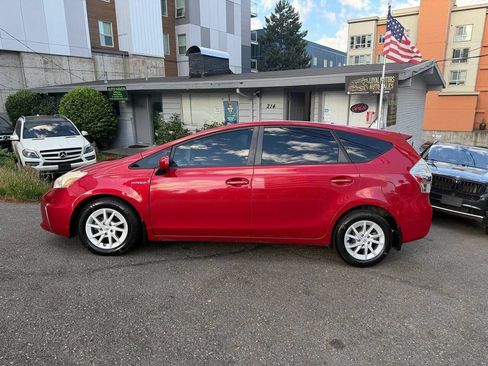 Used 2012 Toyota Prius V Two FWD image 9