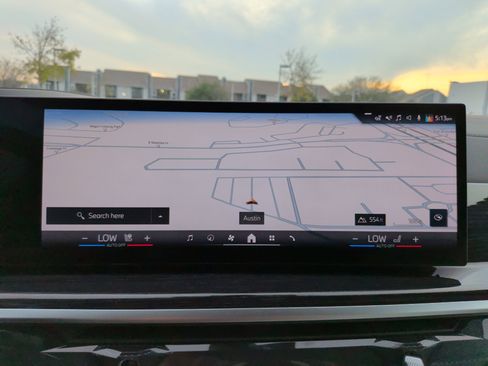 Certified 2025 BMW X7 xDrive40i w/ M Sport Package image 17