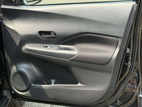 Used 2023 Nissan Kicks S FWD image 8