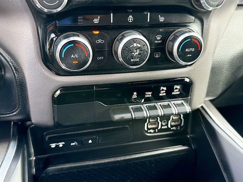 Used 2019 RAM 1500 Big Horn AWD/4WD image 17