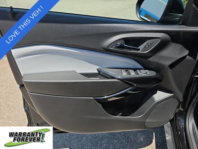 Used 2025 Chevrolet Trax LT w/ LT Convenience Package FWD image 16