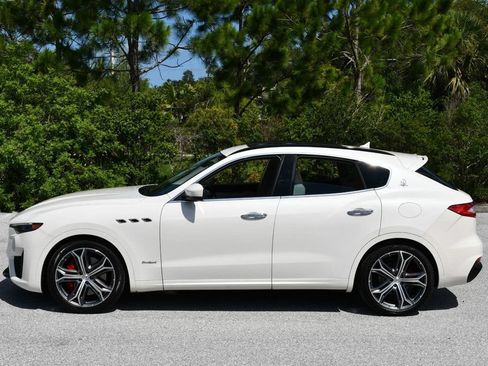 Used 2019 Maserati Levante S GranSport AWD/4WD image 24
