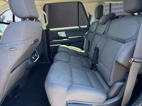 Used 2025 Ford Expedition Active RWD image 14