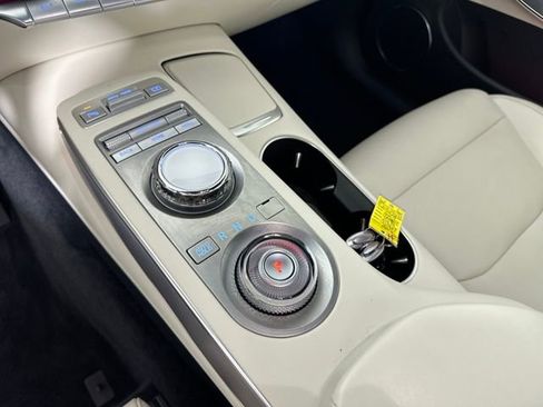 Used 2024 Genesis Electrified GV70 Advanced image 20
