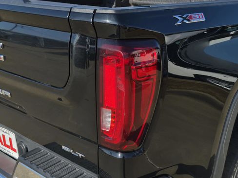 Used 2022 GMC Sierra 1500 SLT image 9