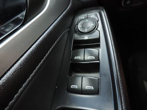 Used 2023 Chevrolet Traverse LT image 29