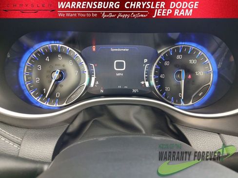 New 2026 Chrysler Pacifica Select FWD image 17