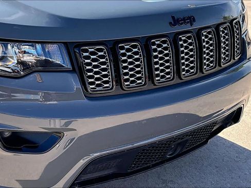 Used 2022 Jeep Grand Cherokee Laredo X RWD image 27