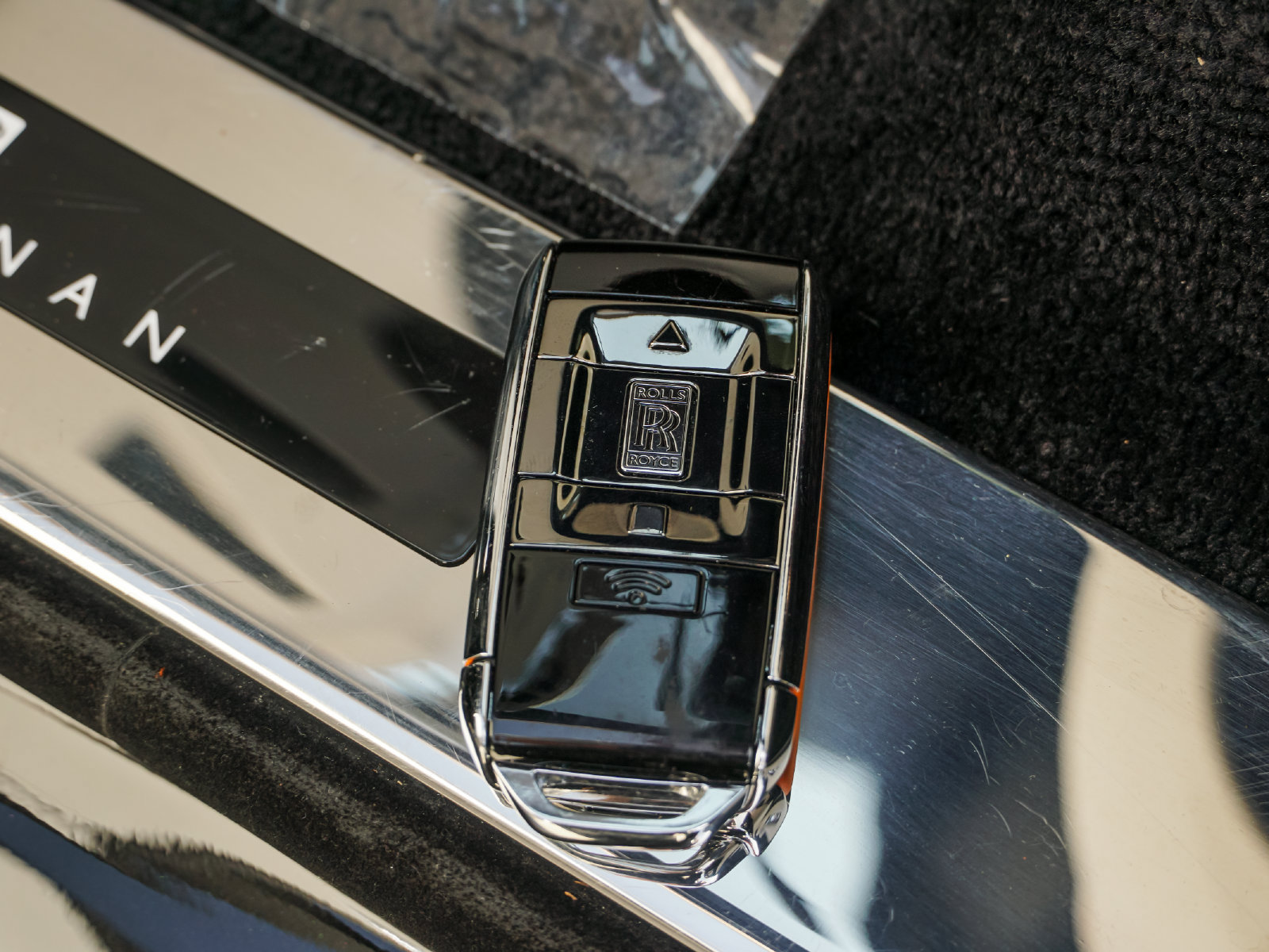 Certified 2024 Rolls-Royce Cullinan w/ Cullinan Package AWD/4WD image 35