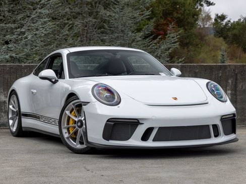 Certified 2018 Porsche 911 GT3 RWD image 6