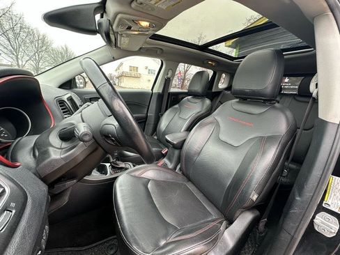 Used 2018 Jeep Compass Trailhawk w/ Leather Interior Group image 8