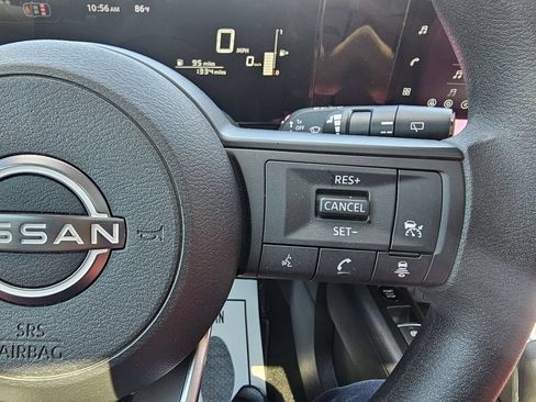 Used 2026 Nissan Kicks SV w/ SV Premium Package AWD/4WD image 38