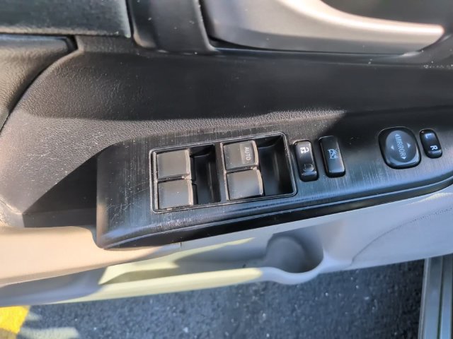 Used 2014 Toyota Camry LE FWD image 12