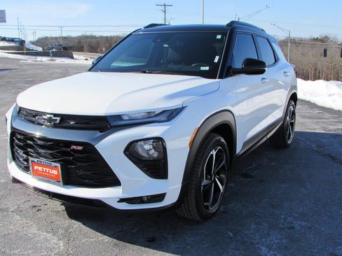 Used 2023 Chevrolet TrailBlazer RS w/ Convenience Package image 3