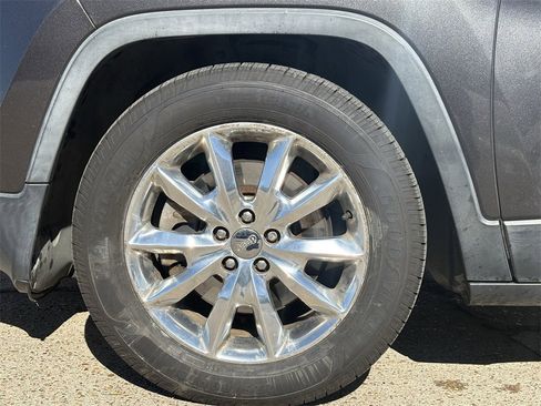 Used 2015 Jeep Cherokee Limited w/ Luxury Group image 9