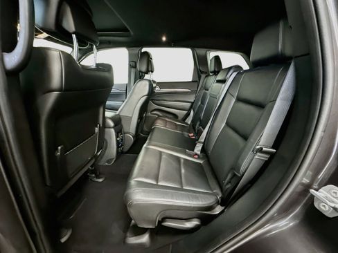 Used 2019 Jeep Grand Cherokee Limited AWD/4WD image 30