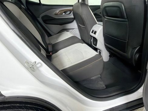 Used 2020 GMC Terrain SLE w/ Driver Convenience Package image 16