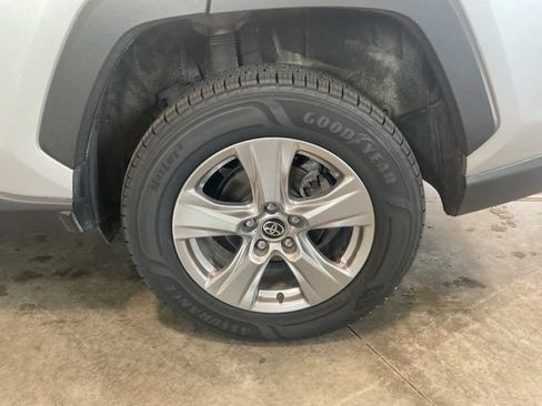 Used 2025 Toyota RAV4 XLE AWD/4WD image 7