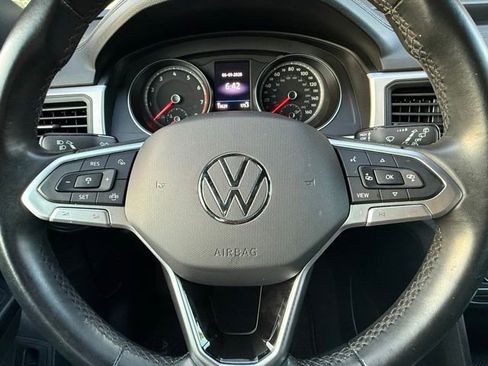Used 2020 Volkswagen Atlas Cross Sport SE w/ Panoramic Sunroof Package FWD image 25