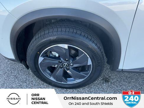 New 2024 Nissan Rogue SV image 9