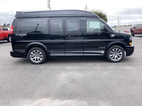 New 2025 GMC Savana 2500 w/ Driver Convenience Package image 5