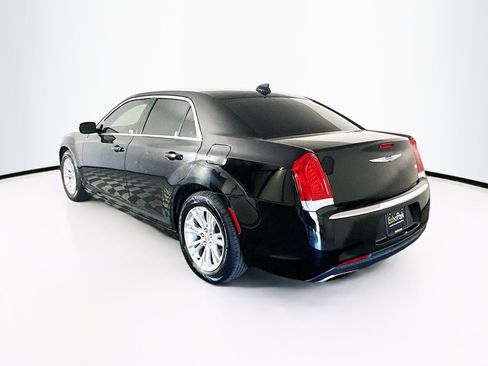 Used 2019 Chrysler 300 Touring L w/ Quick Order Package 22F image 5