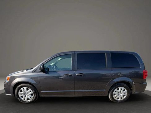 Used 2019 Dodge Grand Caravan SE w/ UConnect Hands-Free Group FWD image 8