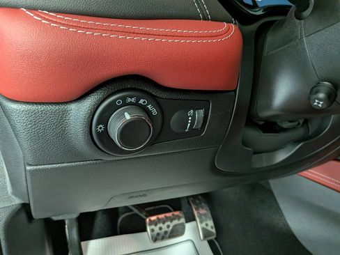 Used 2026 Dodge Durango SRT Hellcat w/ Premium Group AWD/4WD image 22