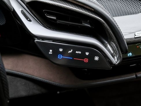 Used 2022 Ferrari SF90 Spider image 31