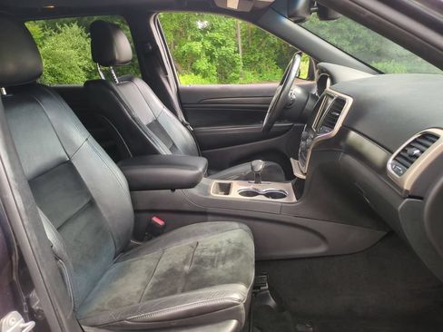 Used 2015 Jeep Grand Cherokee Altitude AWD/4WD image 28