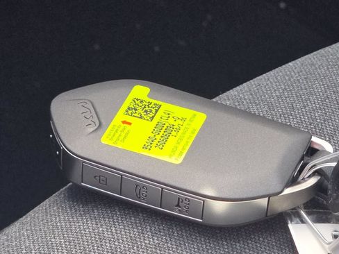 Used 2025 Kia K4 FWD image 33
